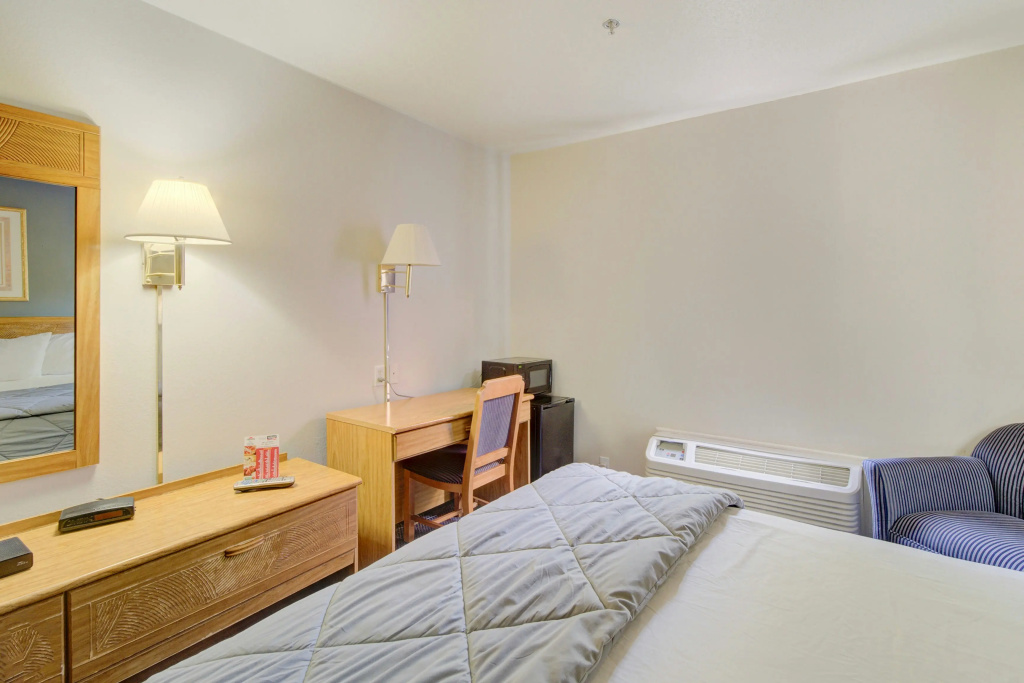 Capital O Amerihost Inn and Suites Fulton Hwy 54 MO
