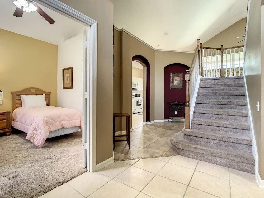 6 Bed Close To Disney In A Gated Resort Community 6 Bedroom Villa by Redawning