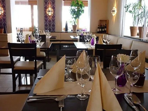 Hallbergerhof Hotel & Hostel