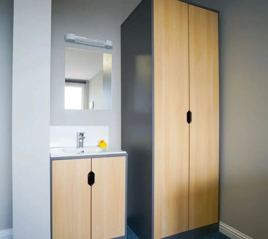 8 Roxburgh