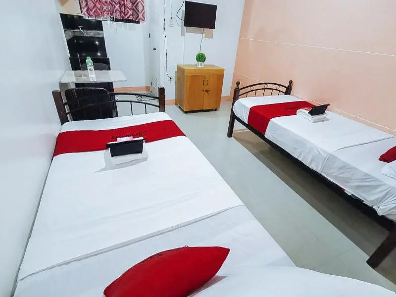 RedDoorz near SGM Condotel Villa Beach Iloilo