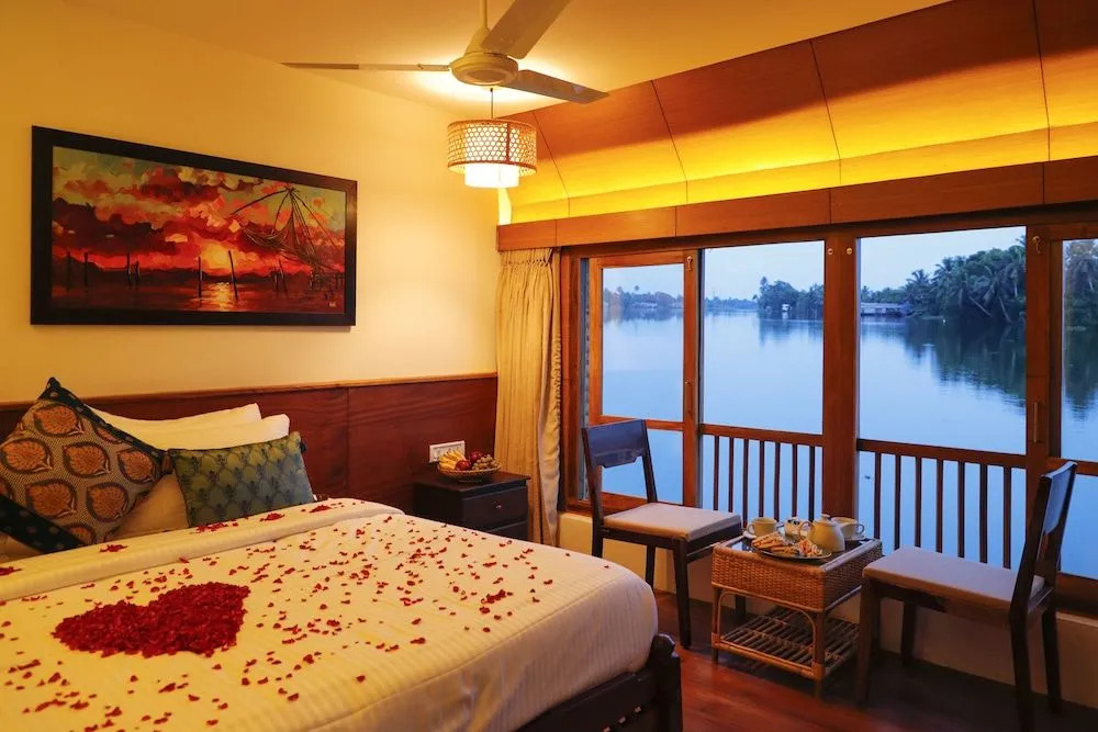 Backwater Retreat Houseboat