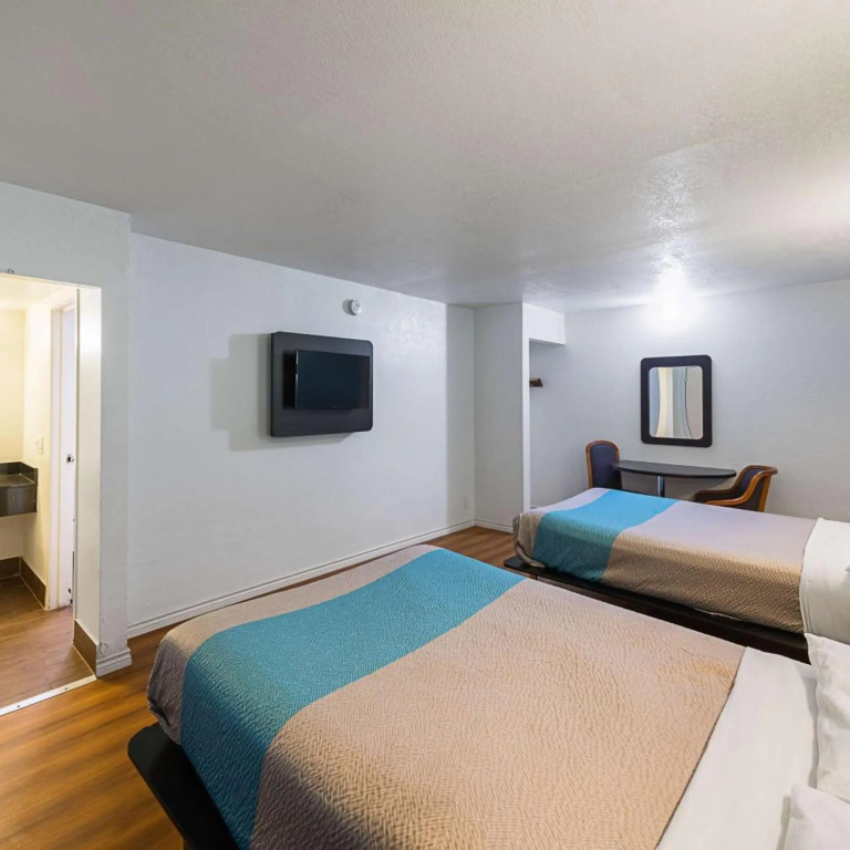 Motel 6-Grand Prairie, TX - Interstate 30