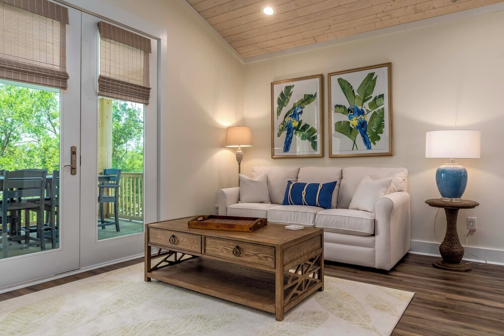 Bayfront Gem Near Fishing in Dauphin Island