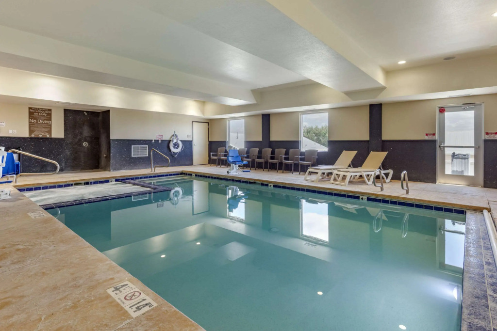 Comfort Inn & Suites Edgewood