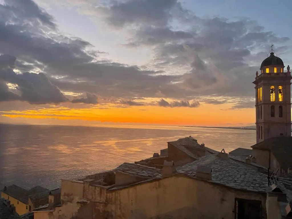 CASA GUASCO superbe duplex au cœur de la Citadelle, vue à 360