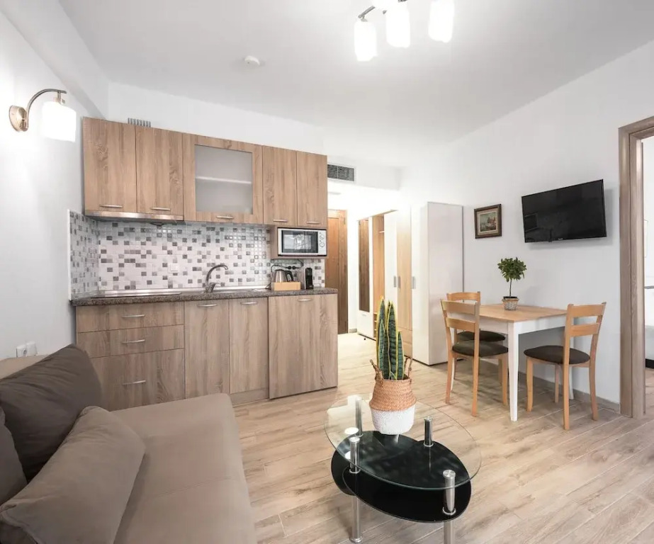 Azur Residences, Nilie Hospitality MGMT