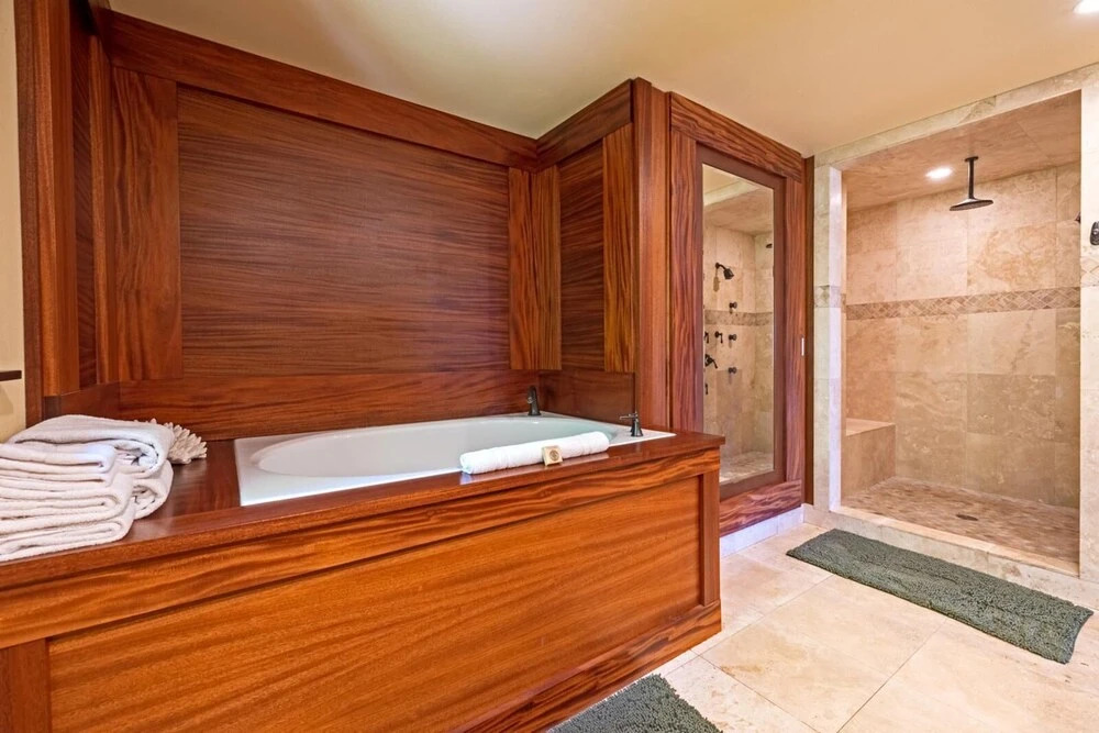 K B M Resorts- Hale-1470 Presidential 3bd, 3ba Beach-front Estate, A/c, Private Yard!