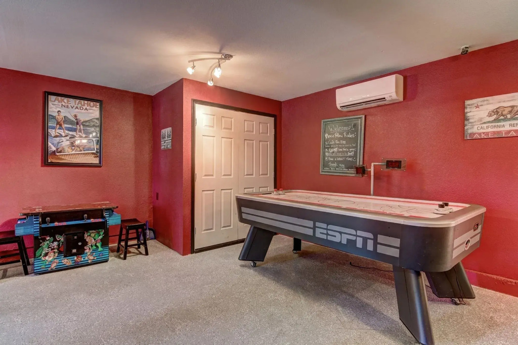 Oak Ridge Retreat - Five Bedroom Home