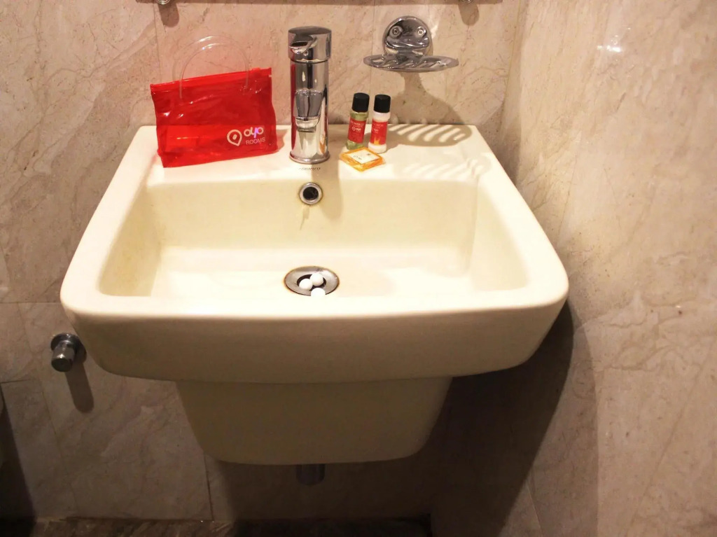OYO Rooms Paharganj Near Bikaner Sweets