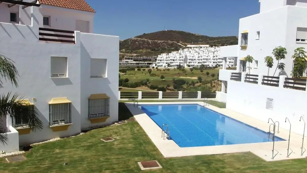 Apartment With 2 Bedrooms in Estepona, With Shared Pool and Furnished Terrace - 5 km From the Beach