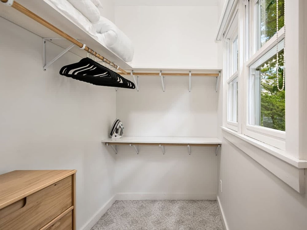 Spacious 3BR Cottage w Epic Patio Walk to Town