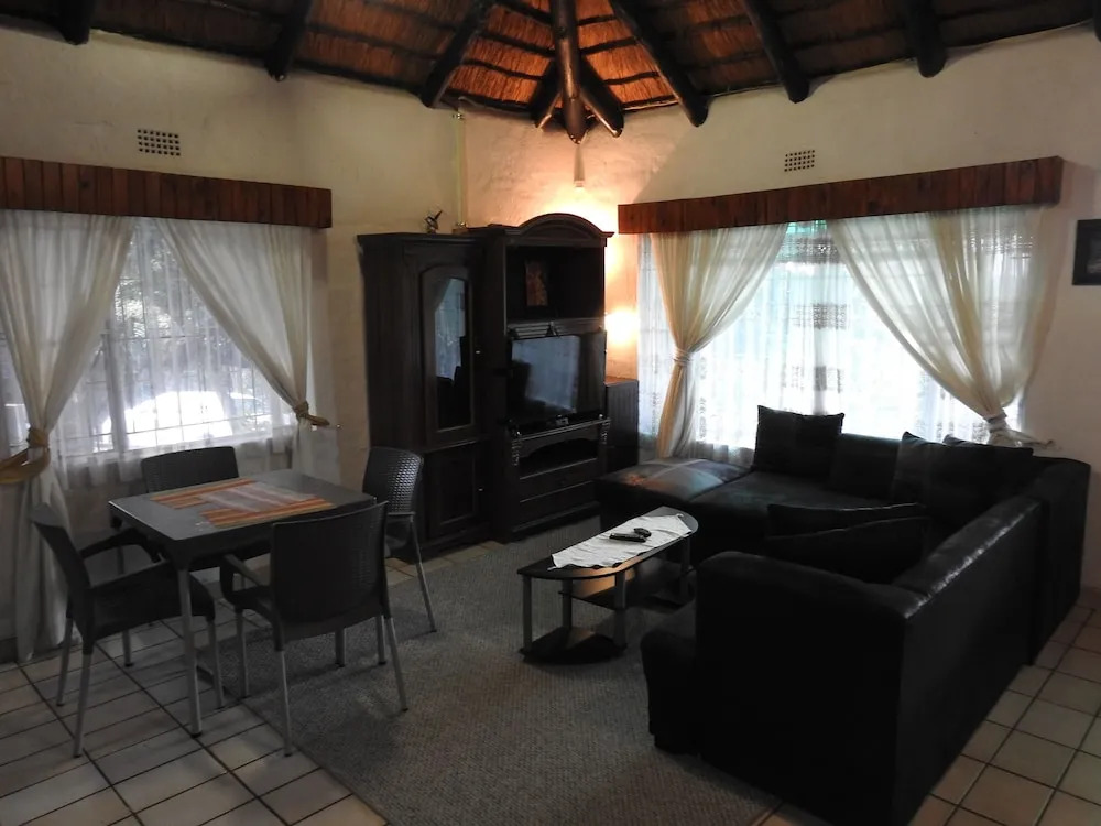 Viewpoint Lodge & Safari Tours