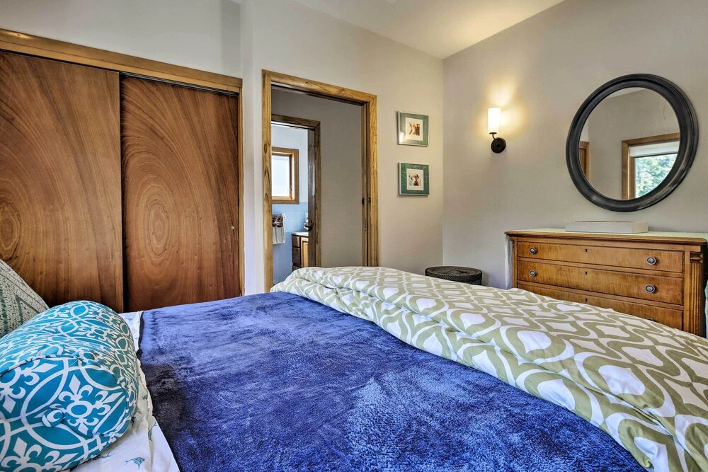 Great for Couples! Cape Cod Cottage 2 Mi to Beach