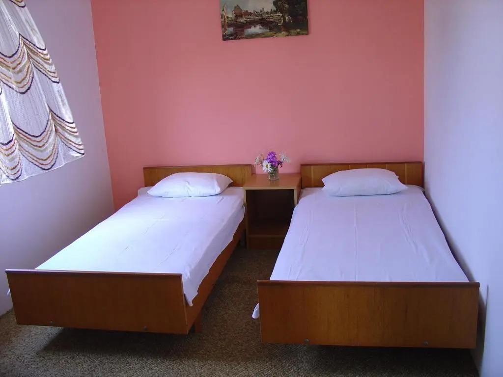 Apartments and Rooms Mirjana