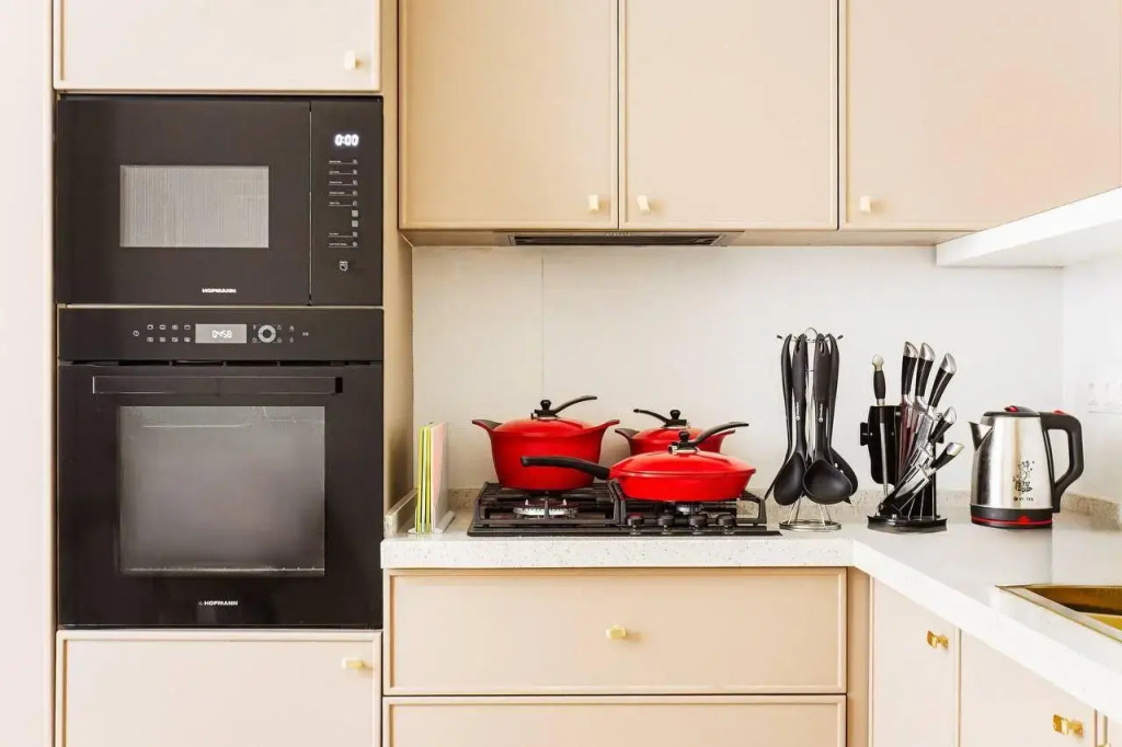 Royal Rentals (Роял Ренталс) на улице Амира Темура 86