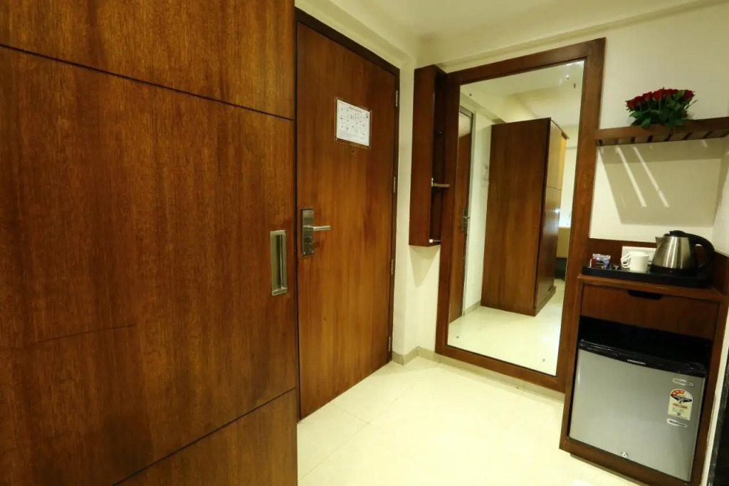 The Altruist Andheri Hotel