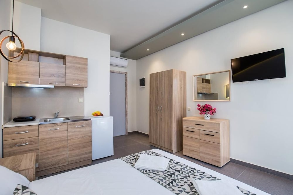 Studios&Apartments Elisabeta