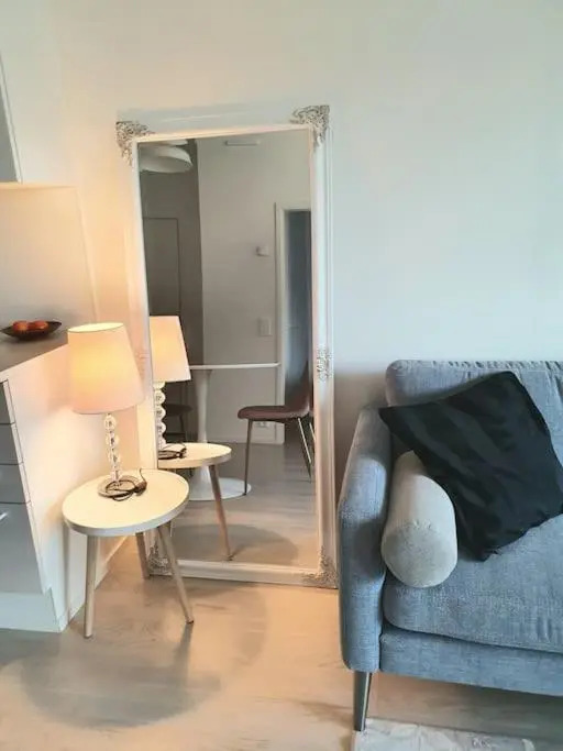 Cosy and quiet 1 br apartment - 7 min airport