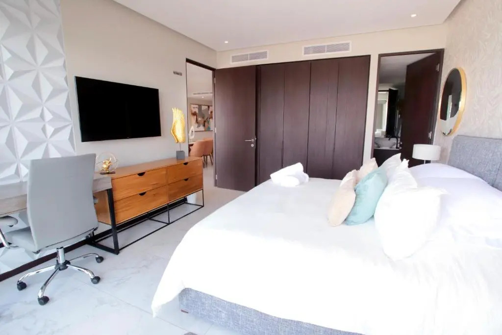 SkyPool Premium apartment in downtown with gym