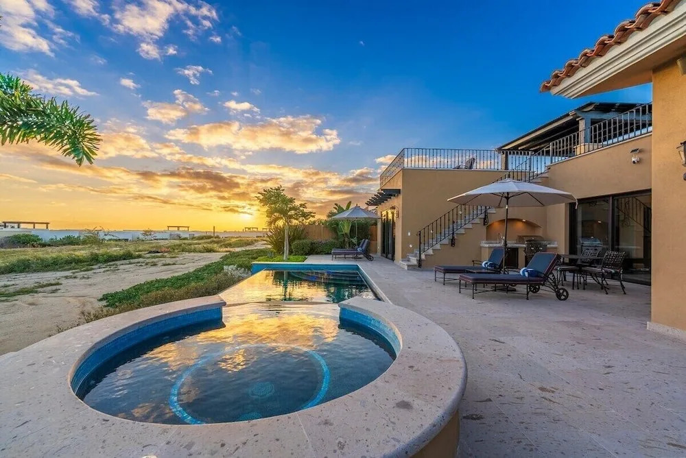 4BD Diamante: Private Pool w/ a Huge Balcony