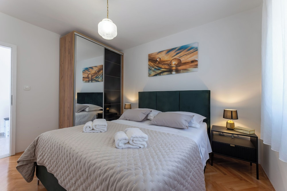 Luxury Villa ARIA, Apartment