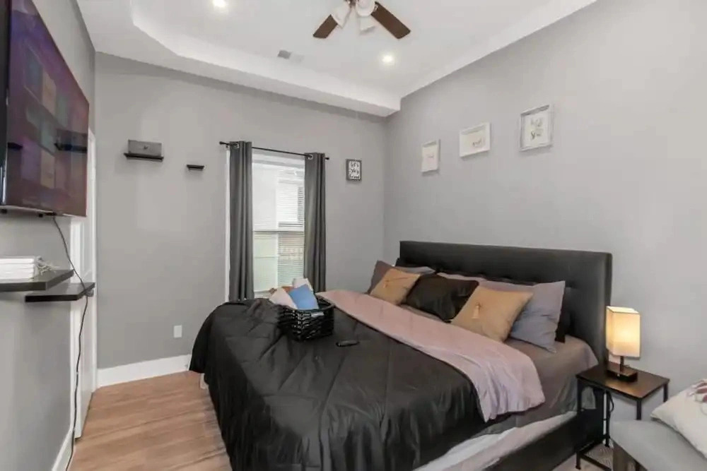 Chic 4BR Home Near AUC&DTWN