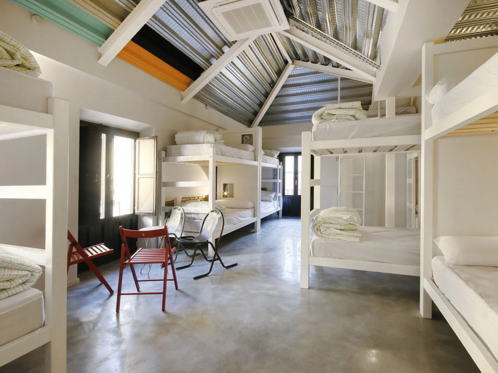 LemonRock Hostel