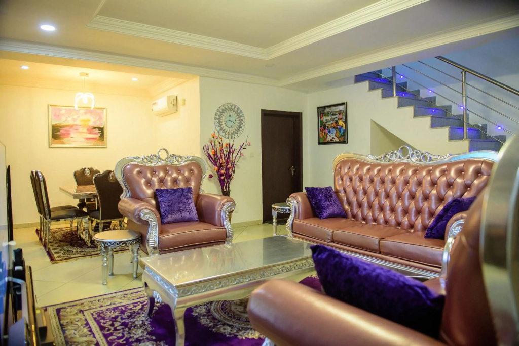 4 Bedroom Duplex-24Hrs Electricity/WIFI/Security