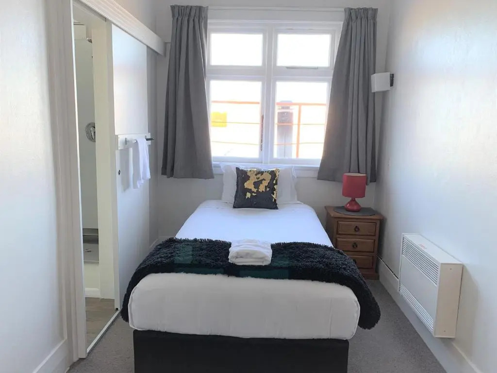Ranfurly Hotel