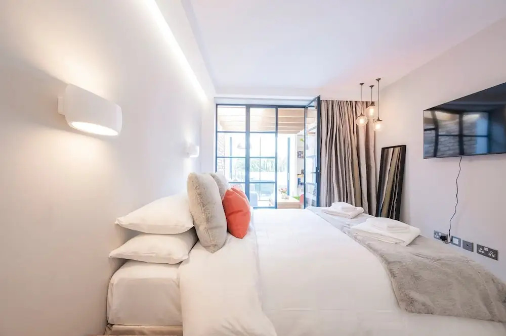 The Portobello Star - by Out of Office Lifestyle