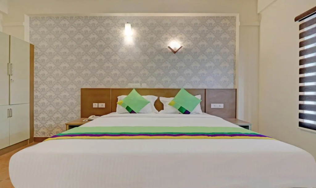Treebo Golden Terminal Kochi Airport With Swimming Pool