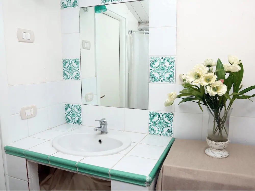 House With 2 Bedrooms in Niscemi, With Wonderful sea View and Enclosed