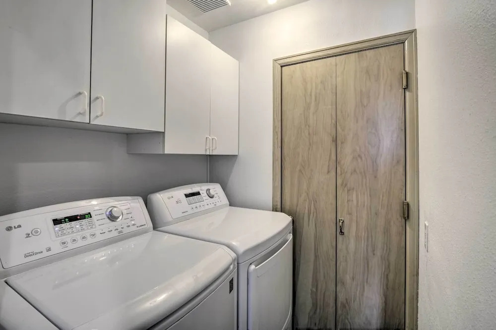 Upscale Home w/ Hot Tub: 3 Mi to Breck Ski Resort!
