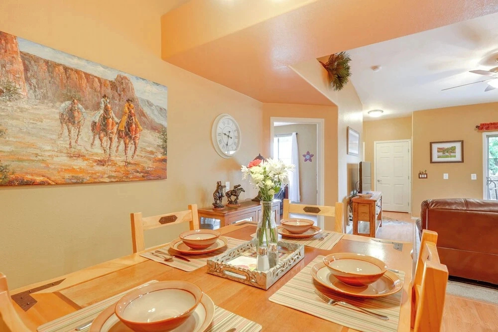 Resort-style Pools & Hot Tubs! Mtn-view Mesa Condo