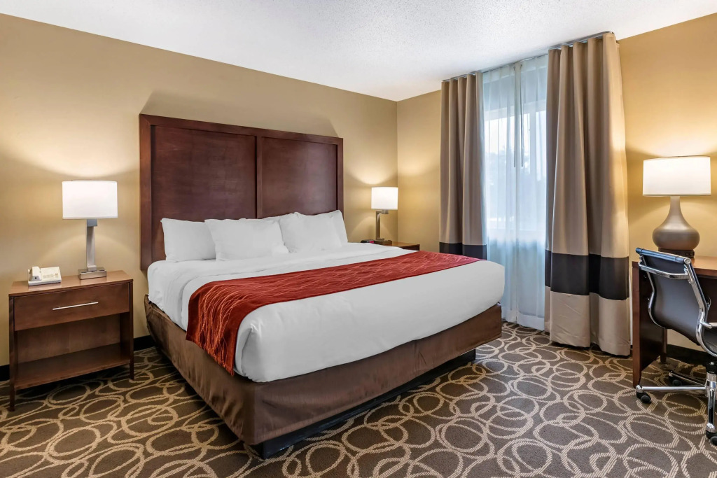 Comfort Inn Dyersville Near the Field of Dreams