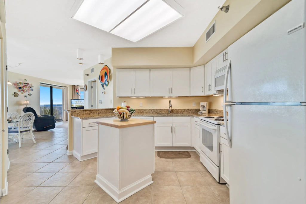 Bluewater 301: Third floor, corner unit., Orange Beach