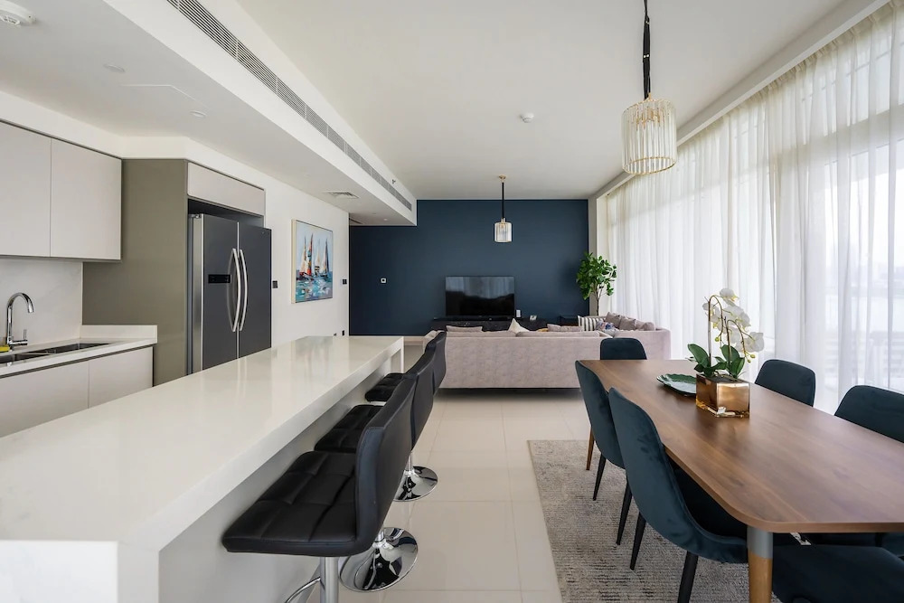 Glamorous 3BR with Marina view