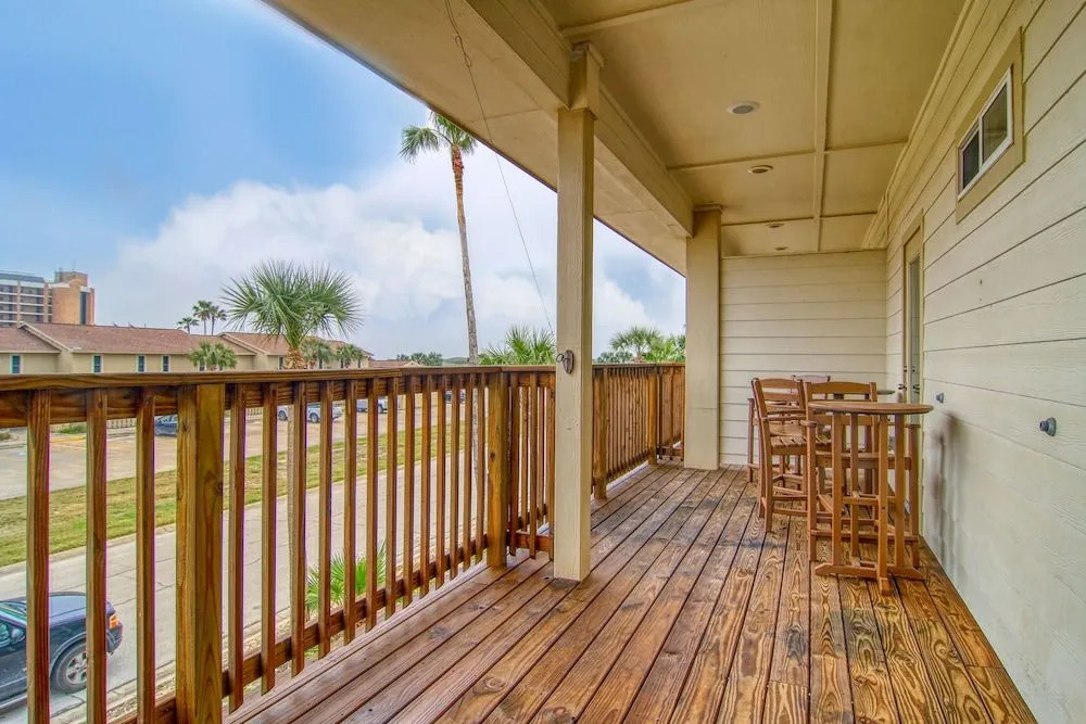 Sandy Toes and Salty Kisses 4Br Townhouse