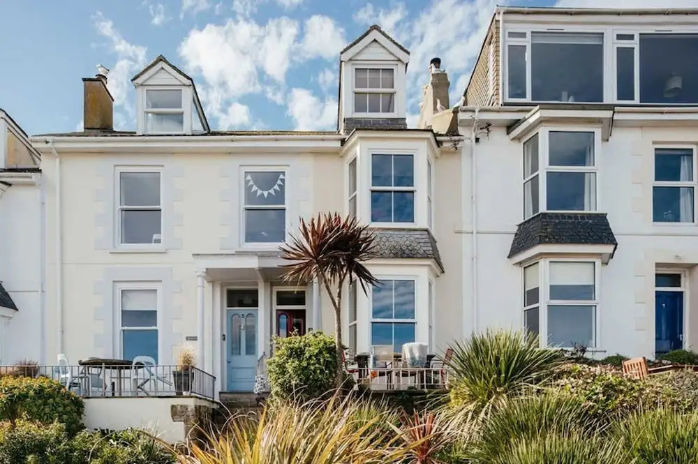 6 Barnoon Terrace