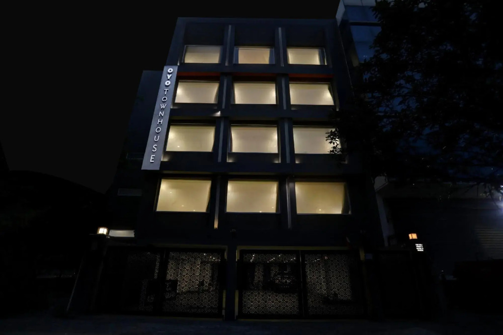 Townhouse Aerosky Grand Near Dwarka Sector 21 Metro Station