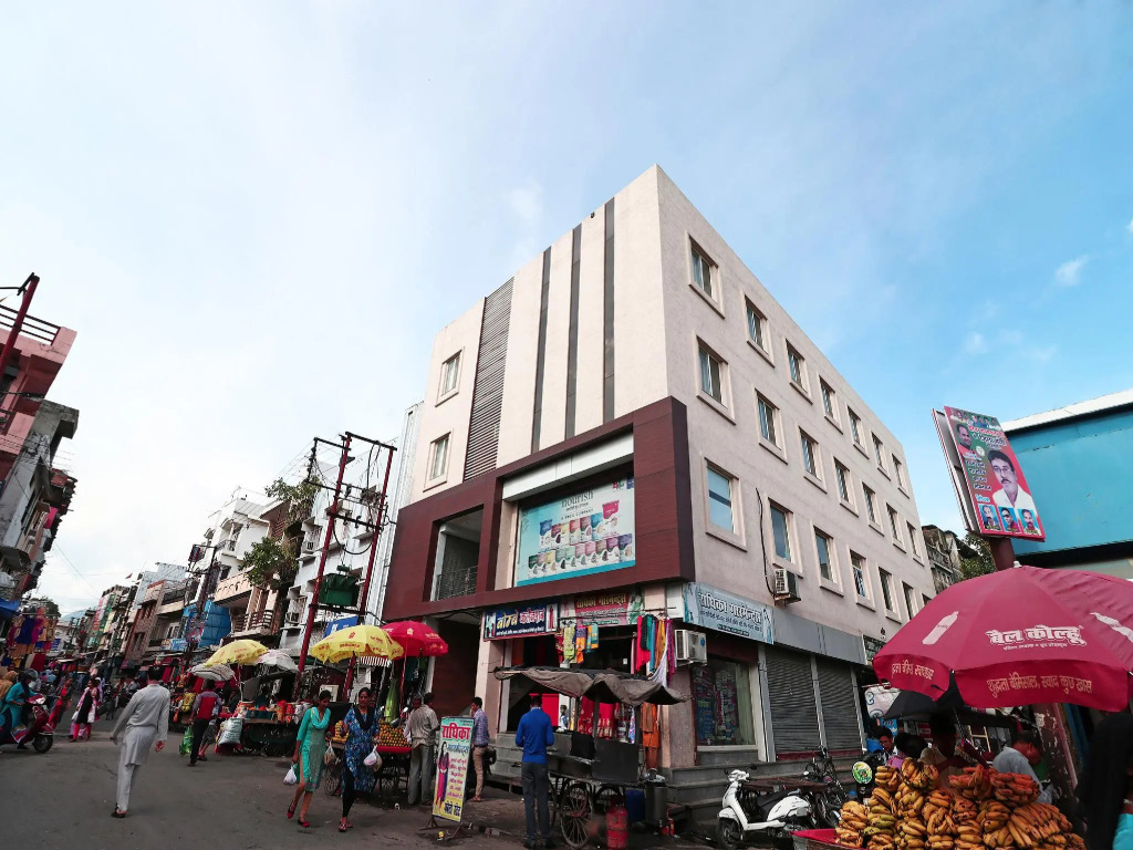 OYO 4477 City Square Hotel