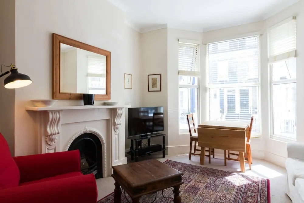 Lovely 1-bed Flat in Fulham Close to Tube!