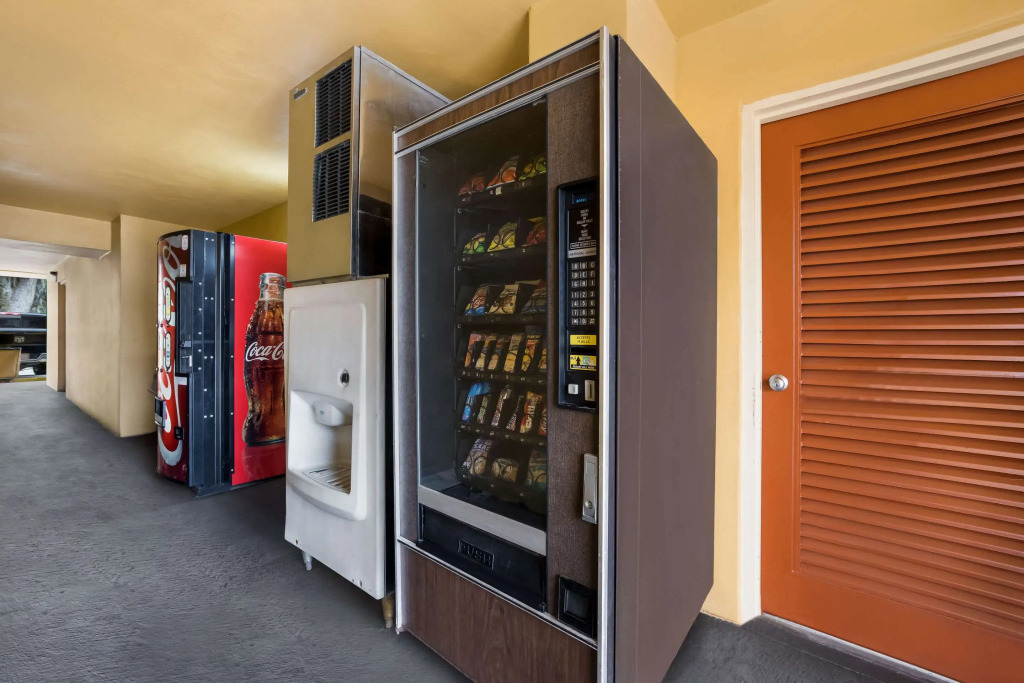 Econo Lodge Live Oak