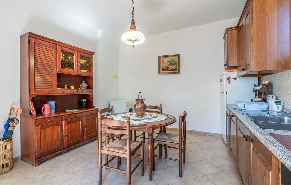 Stunning Home In Case Lori