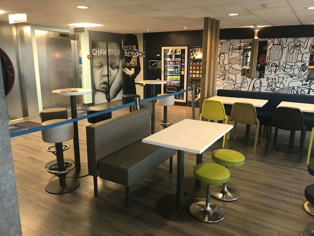 Ibis Budget Fréjus St Raphaël centre plages gare TGV