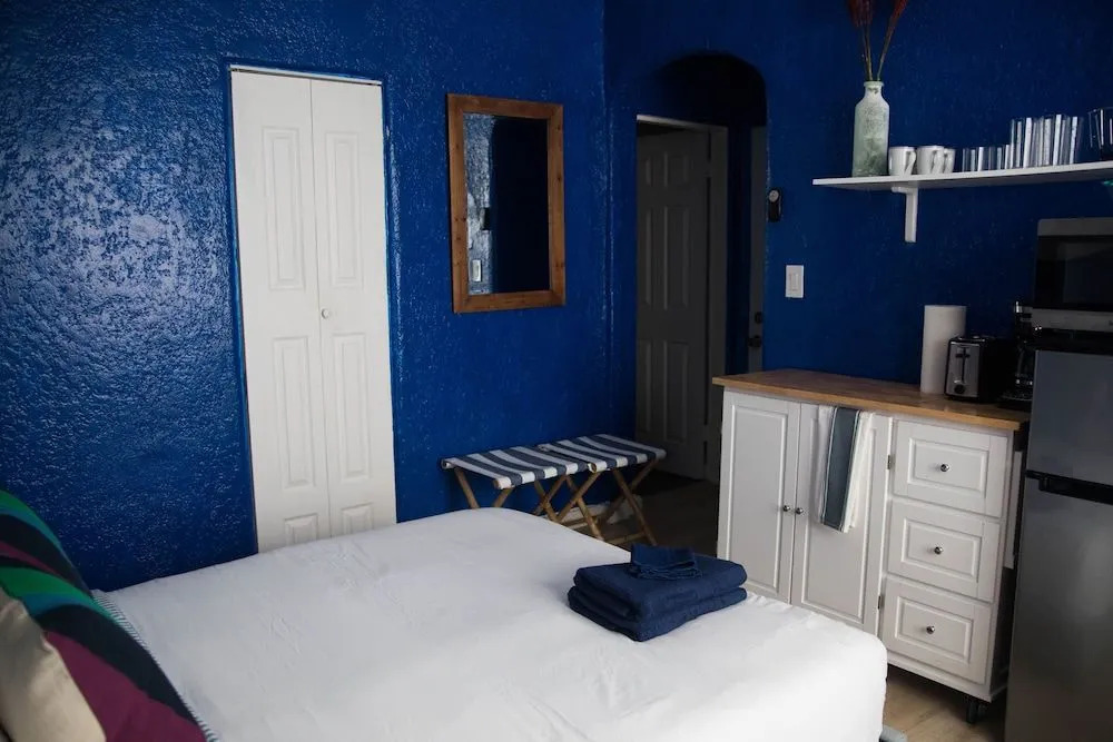 Amazing Studio in Beverly Boulevard! Sleeps 3!