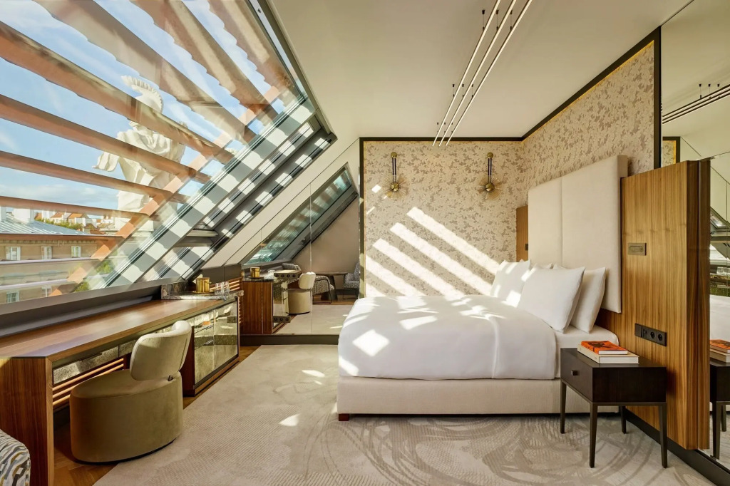 Hotel Verte, Warsaw, Autograph Collection