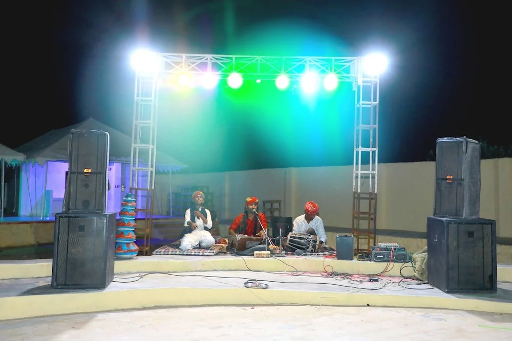 Sheesh Mahal Desert Camp