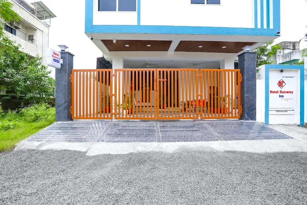 FabHotel Runway Inn